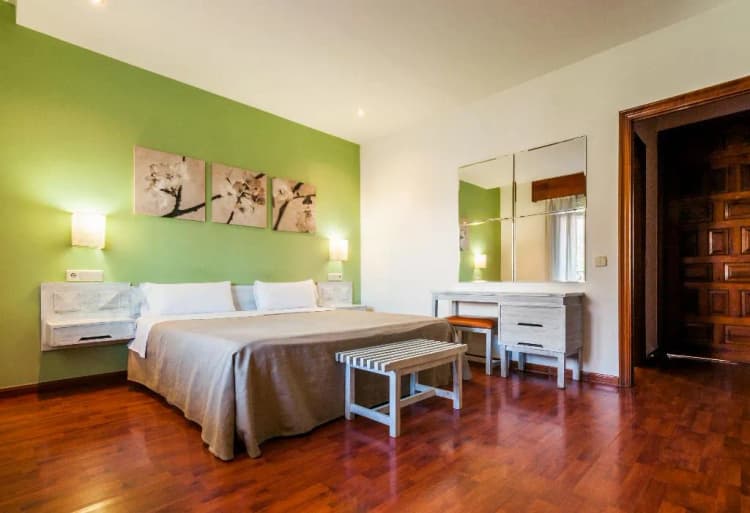 DOUBLE SINGLE USE STANDARD Room, Los Olivos, Madrid
