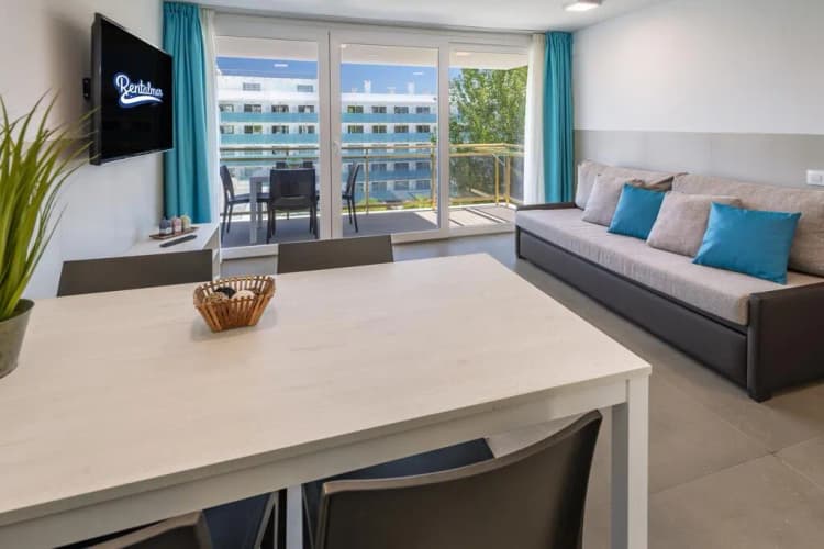 APARTMENT CAPACITY 4 ONE BEDROOM Room, Rentalmar Salou Playa Family Suites, Costa Dorada
