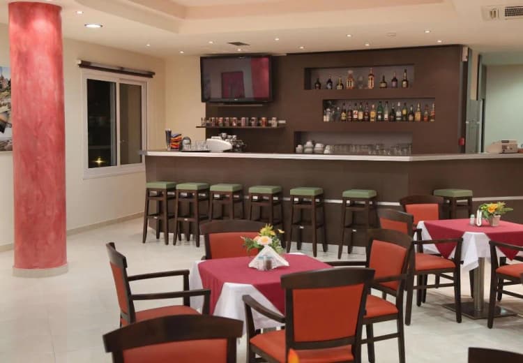 Bar, Sea Breeze, Crete