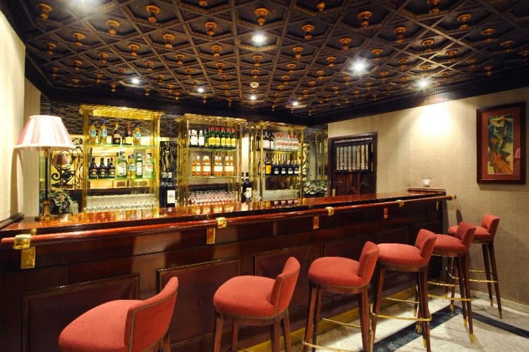 Bar, Becquer, Seville
