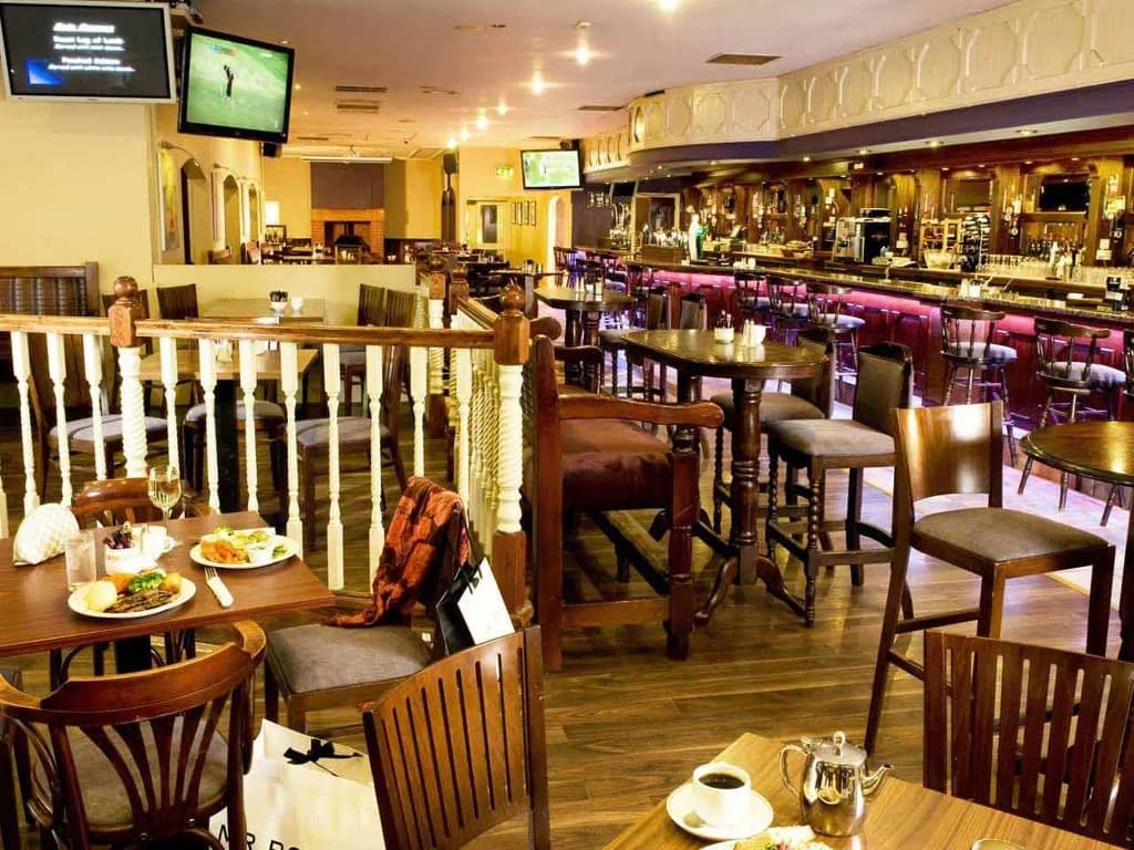 Bar, Great National Commons Inn Hotel, Cork