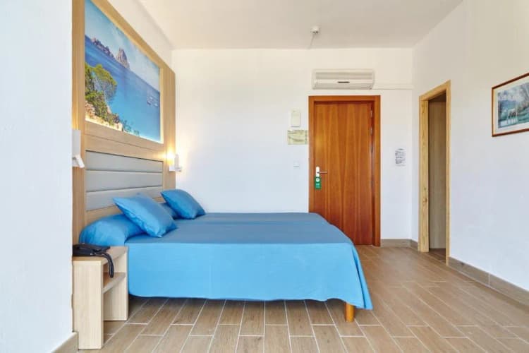 Double or Twin SEA VIEW WITH AIR CONDITIONING Room, Hotel Ses Savines, Ibiza