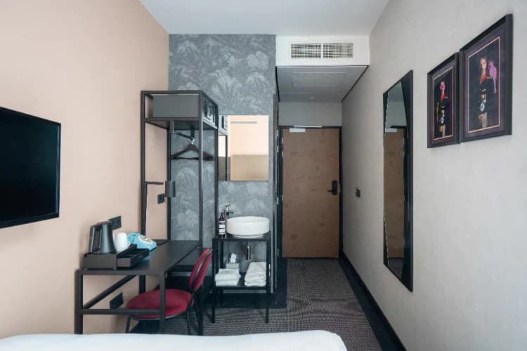 DOUBLE BASIC Room, Krisotel, Amsterdam