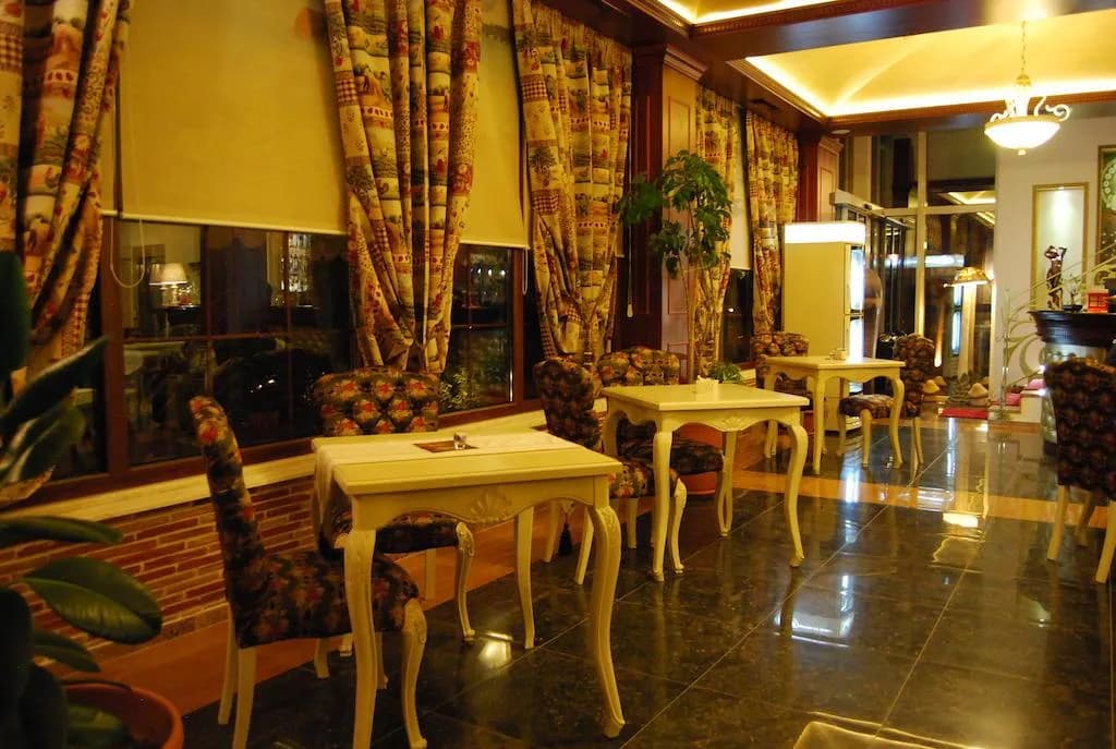 Bar, 2 Kitarrat, Durres