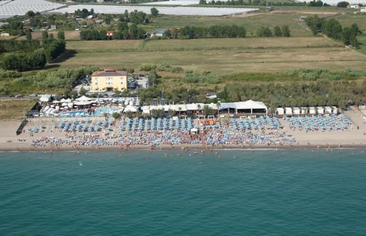 Beach, La Isla Resort, Naples