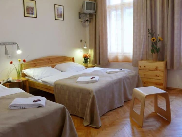FAMILY ROOM CLUB CITY VIEW Room, Pension Prague City, Prague