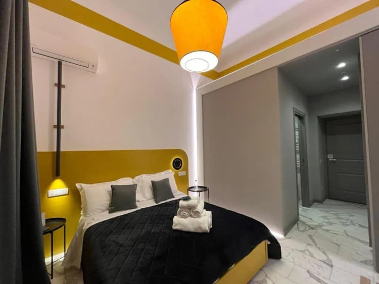 DOUBLE DELUXE WITH BALCONY Room, Rettifilo 311, Naples