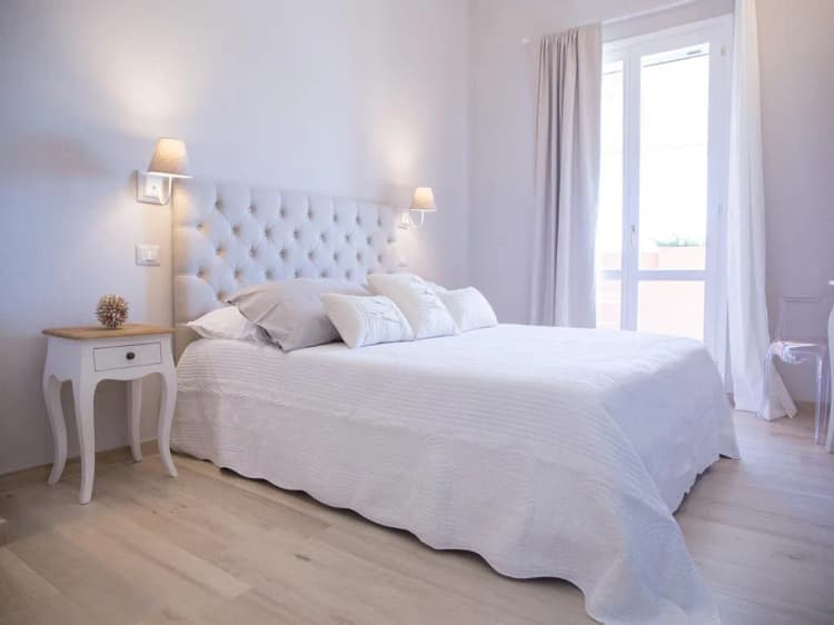 DOUBLE DELUXE WITH BALCONY Room, Le Saline Suites, Cagliari
