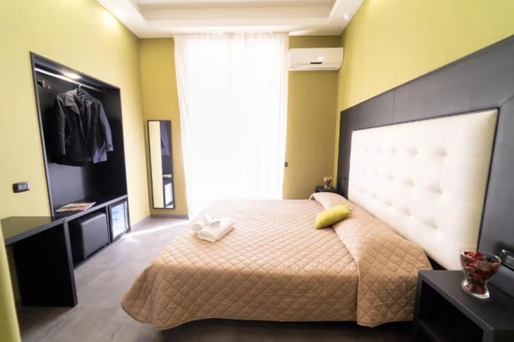 DOUBLE DELUXE Room, Royal Art House H Duomo (Albergo diffuso), Naples