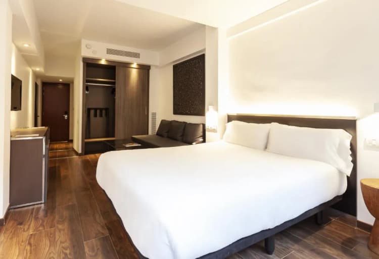 DOUBLE DELUXE Room, Hotel Derby, Barcelona