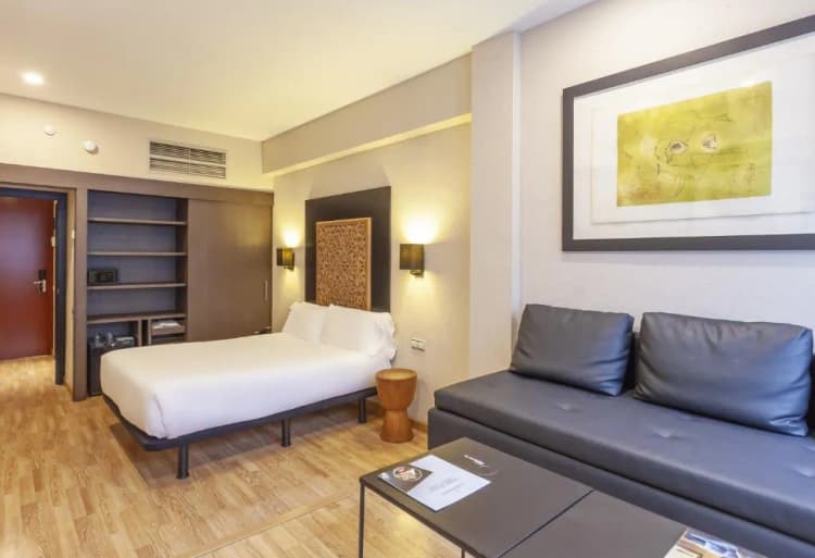 DOUBLE DELUXE Room, Hotel Derby, Barcelona