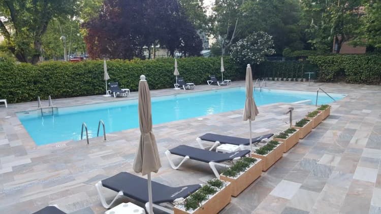 Pool, Senator Barajas, Madrid